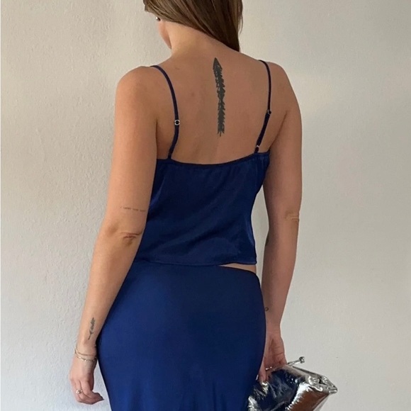 Satin adjustable top - Picture 3 of 5